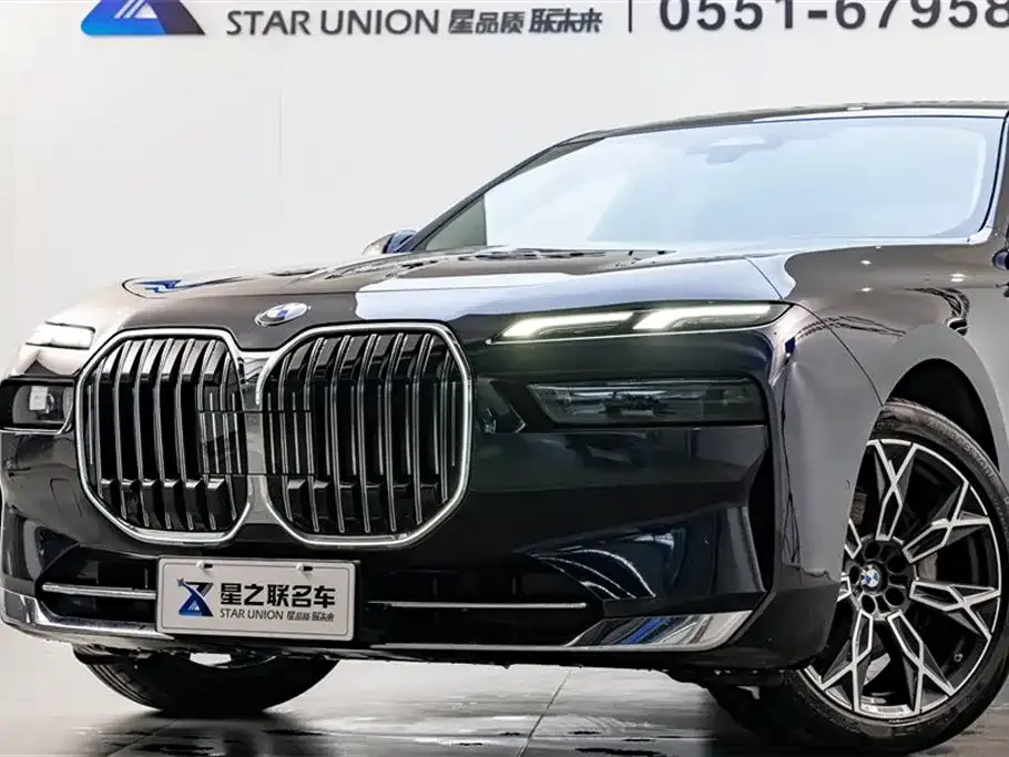 BMW 7 Series 2023 из CN, фото 4