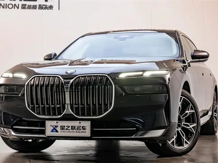 BMW 7 Series 2023 из CN, фото 10