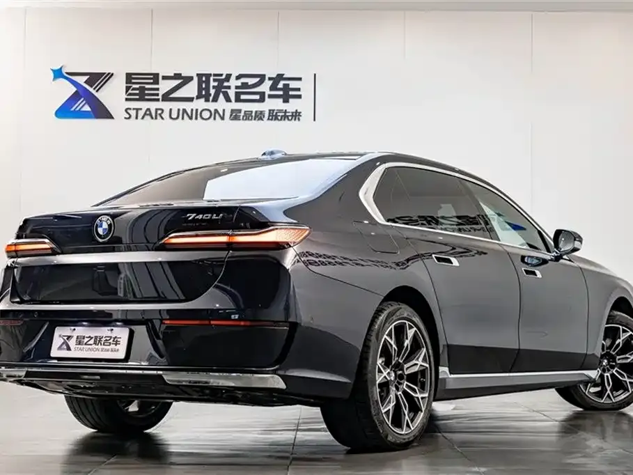 BMW 7 Series 2023 из CN, фото 6