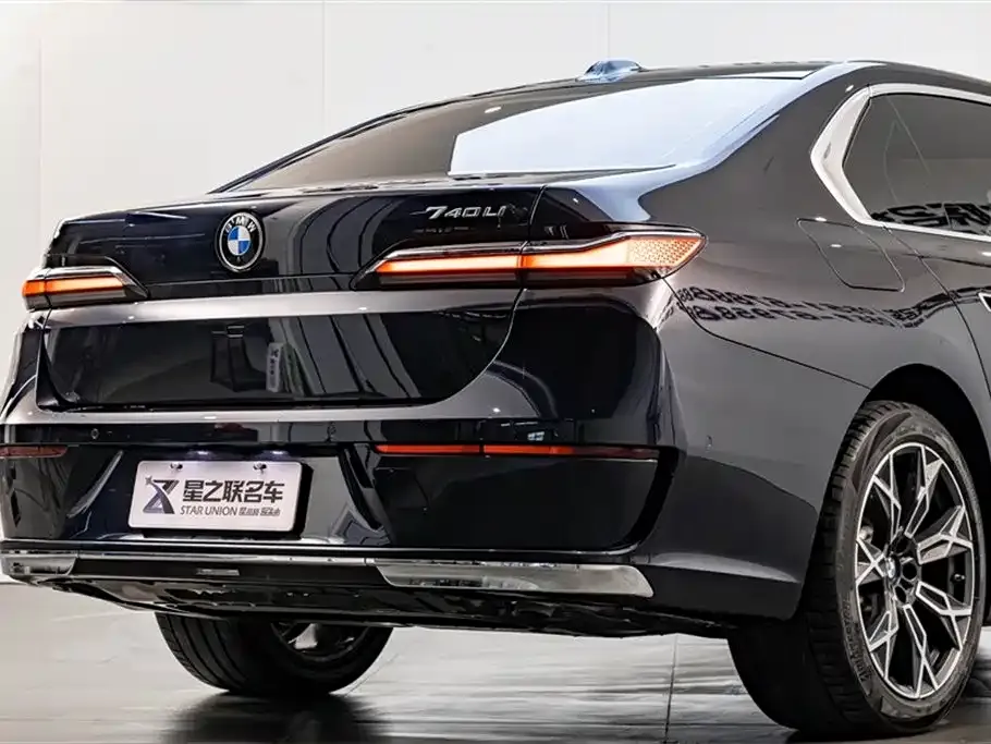 BMW 7 Series 2023 из CN, фото 7