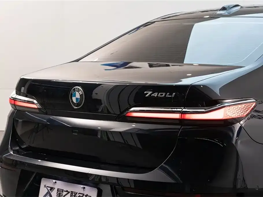 BMW 7 Series 2023 из CN, фото 2