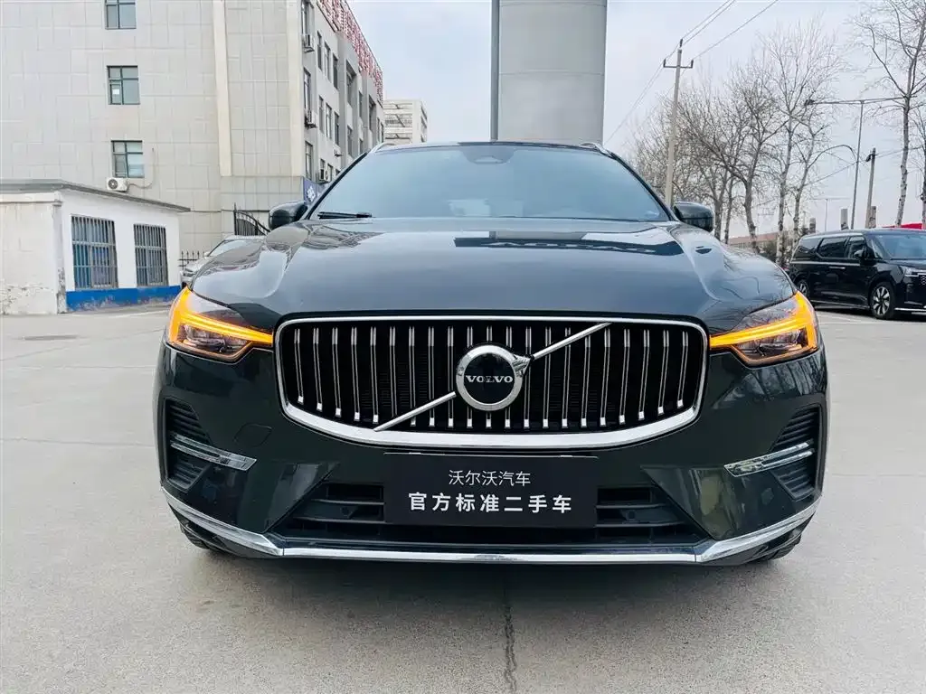 Volvo XC60 — фото 8