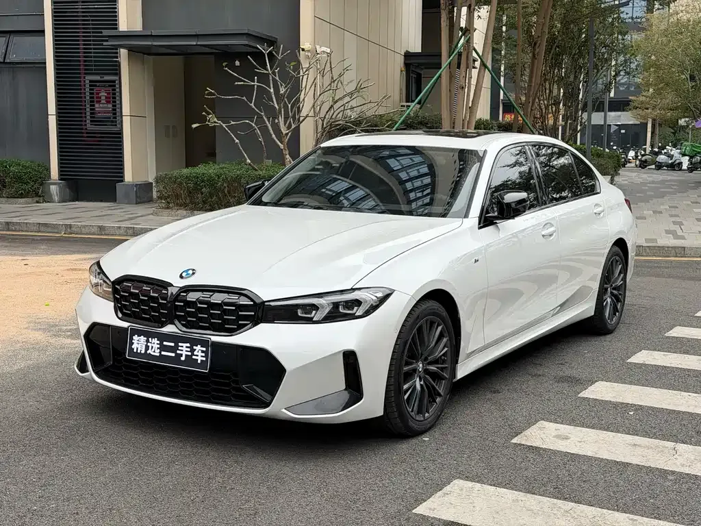BMW 3 Series 2023 из CN, фото 1