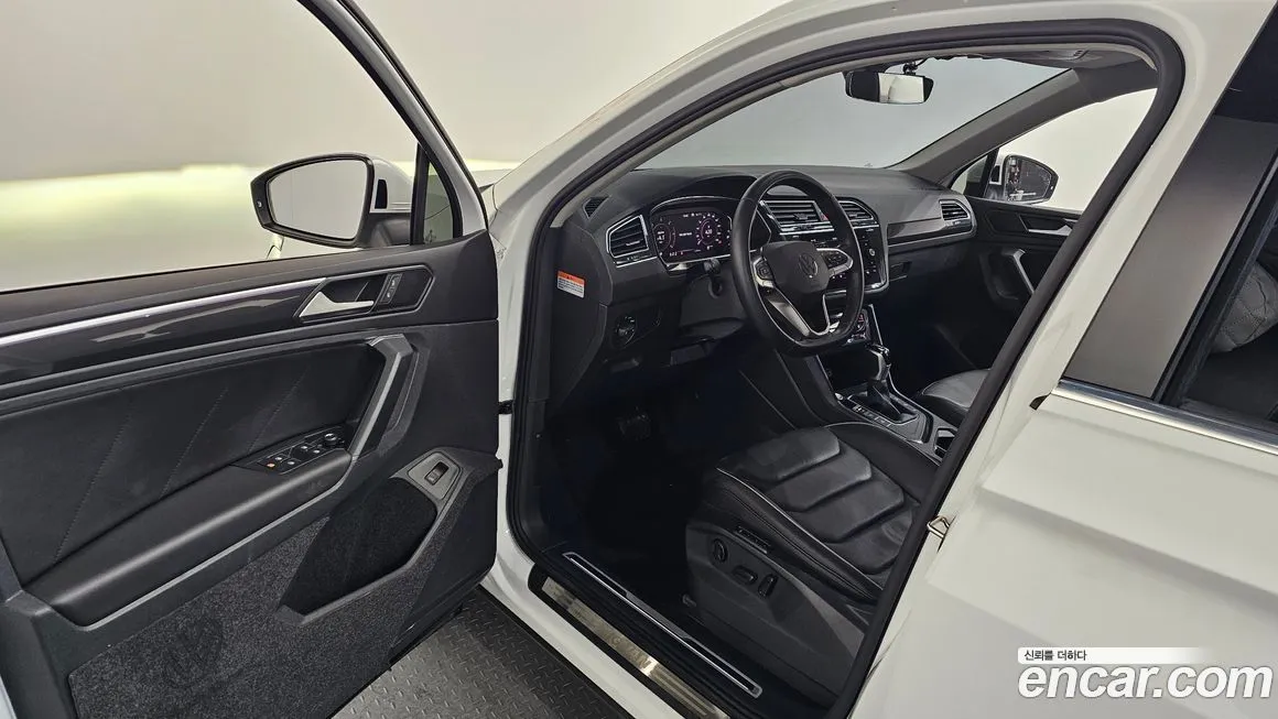 Volkswagen Tiguan 2023 из KR, фото 9