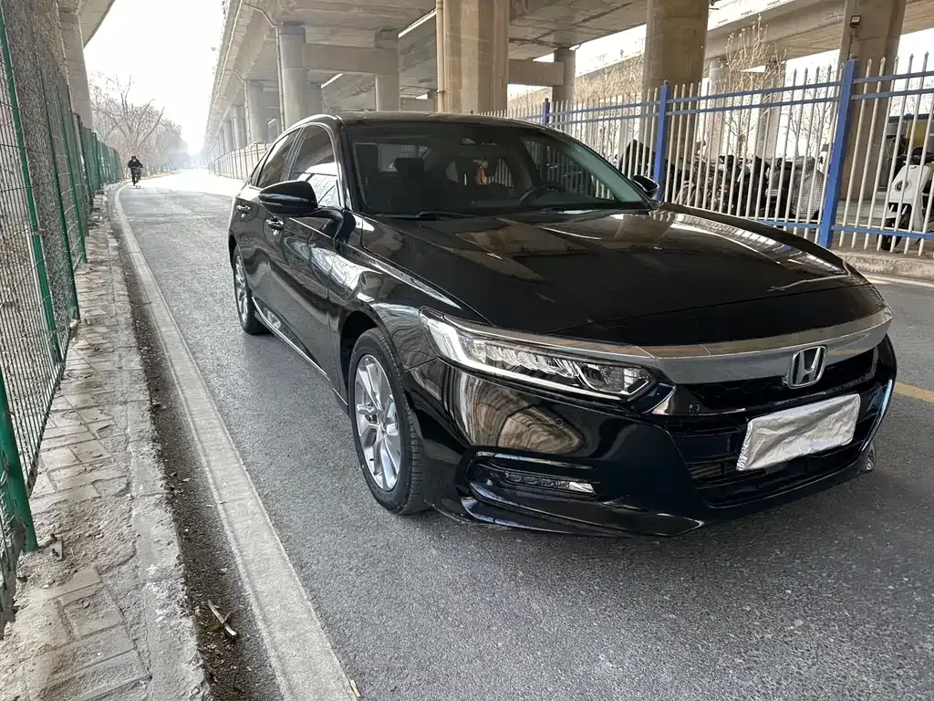 Honda Accord — фото 8
