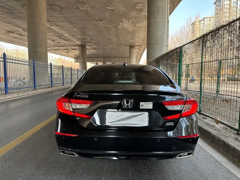 Honda Accord — фото 4