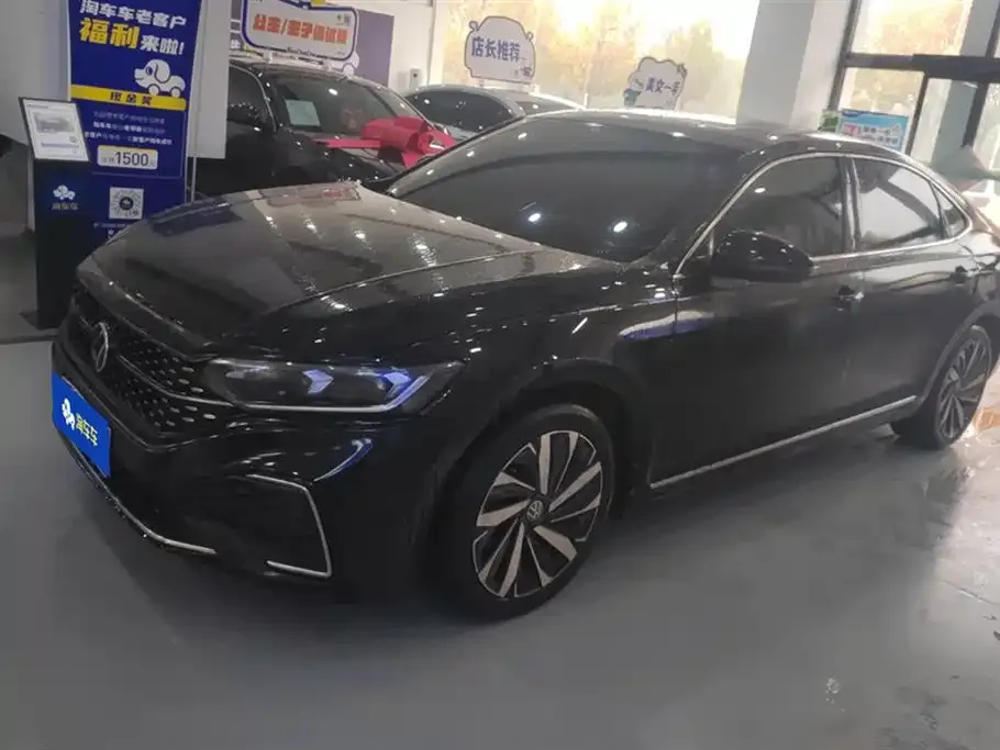 Volkswagen Passat — фото 1