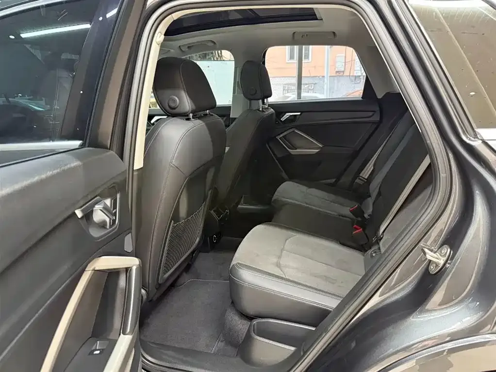 Audi Q3 2023 из CN, фото 9