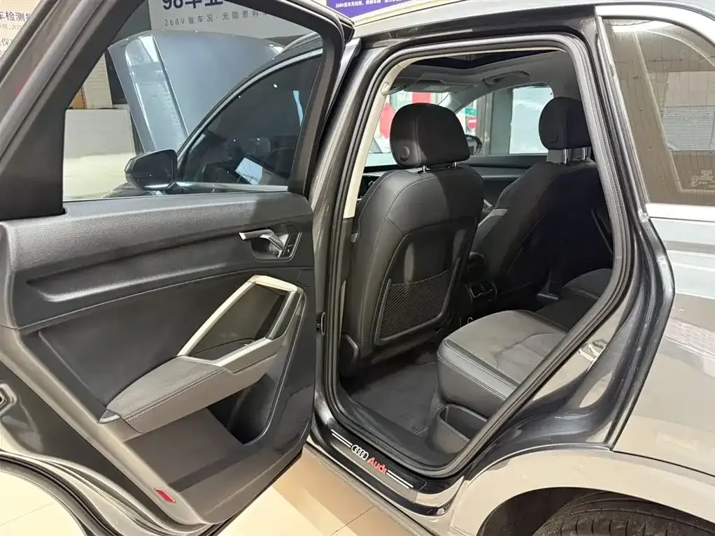 Audi Q3 2023 из CN, фото 8