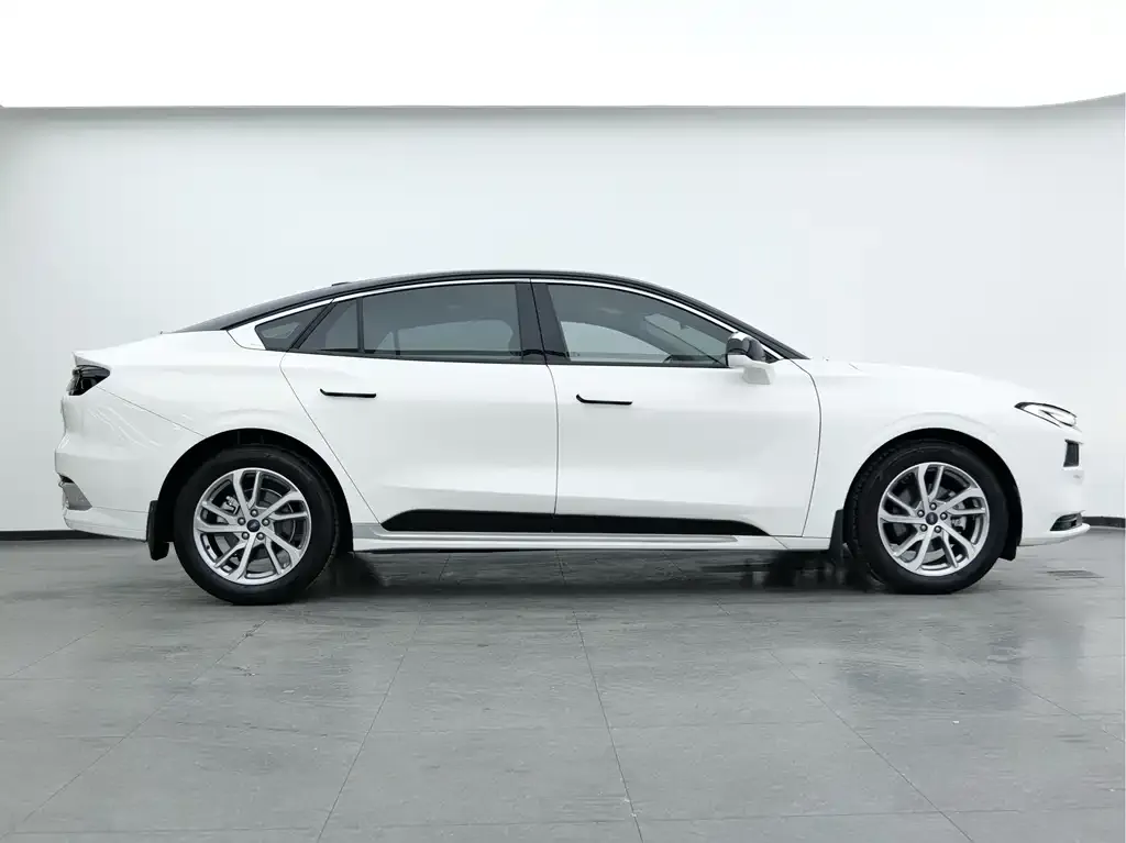 Ford Mondeo 2023 из CN, фото 2
