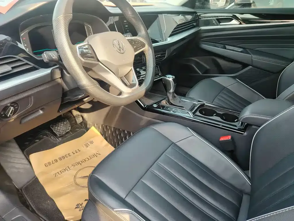 Volkswagen Passat 2023 из CN, фото 2