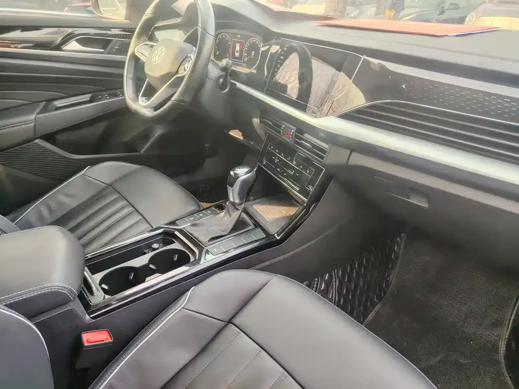 Volkswagen Passat 2023 из CN, фото 9