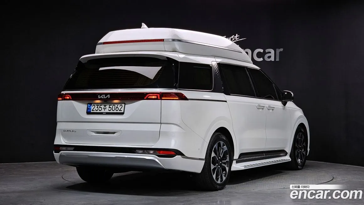 Kia Carnival — фото 8