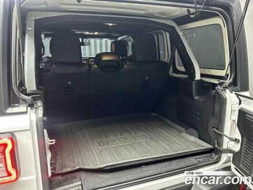 Jeep Wrangler 2022 из KR, фото 2