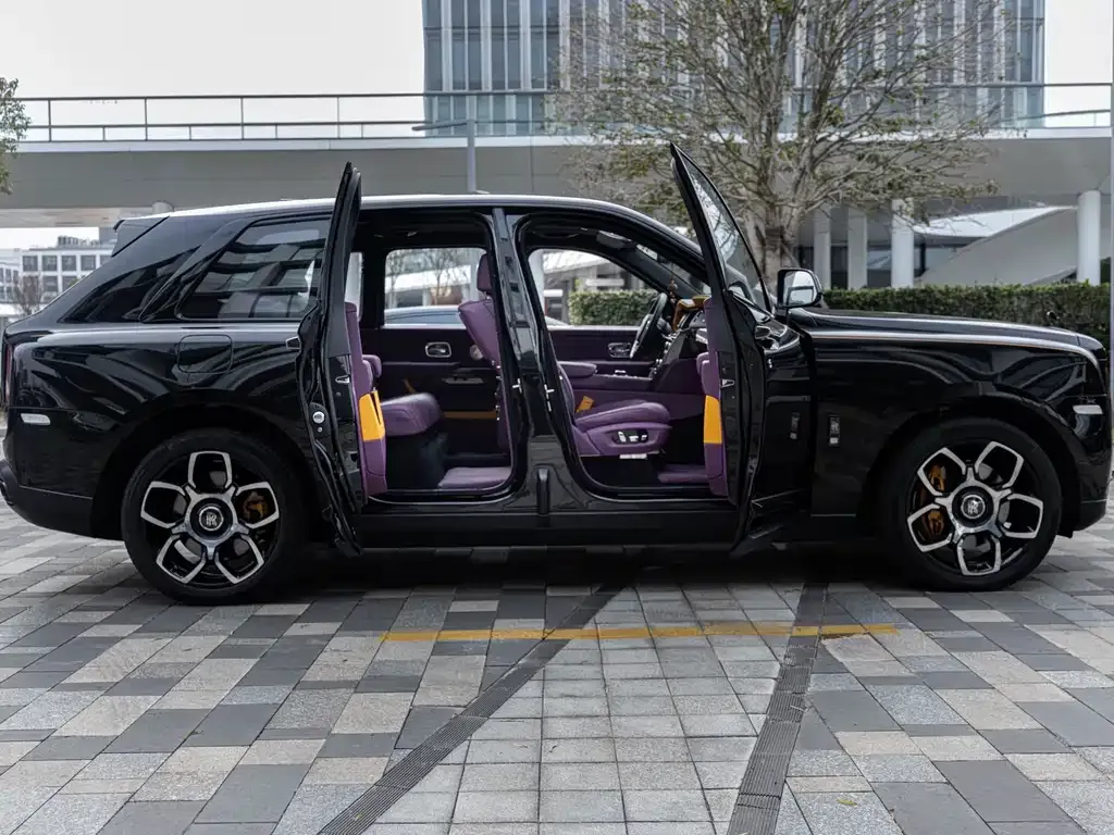 Rolls-Royce Cullinan 2023 из CN, фото 6