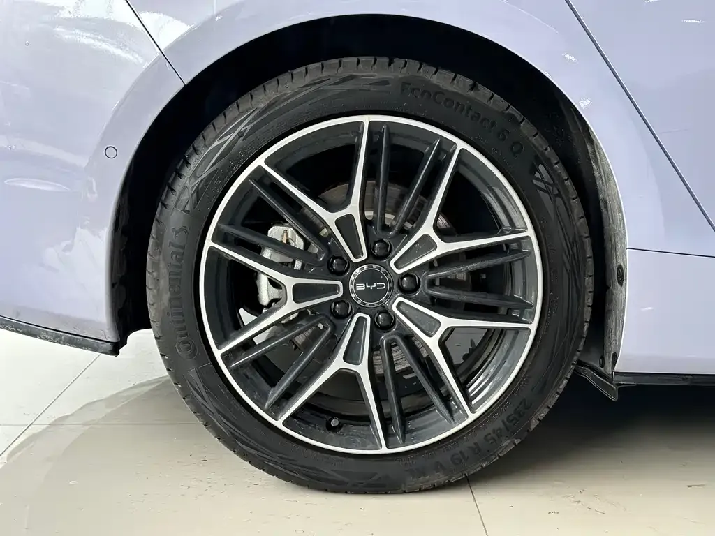 BYD Seal — фото 9