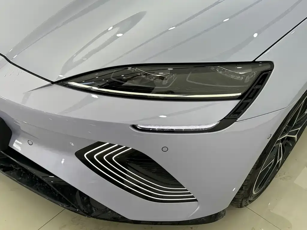 BYD Seal — фото 6