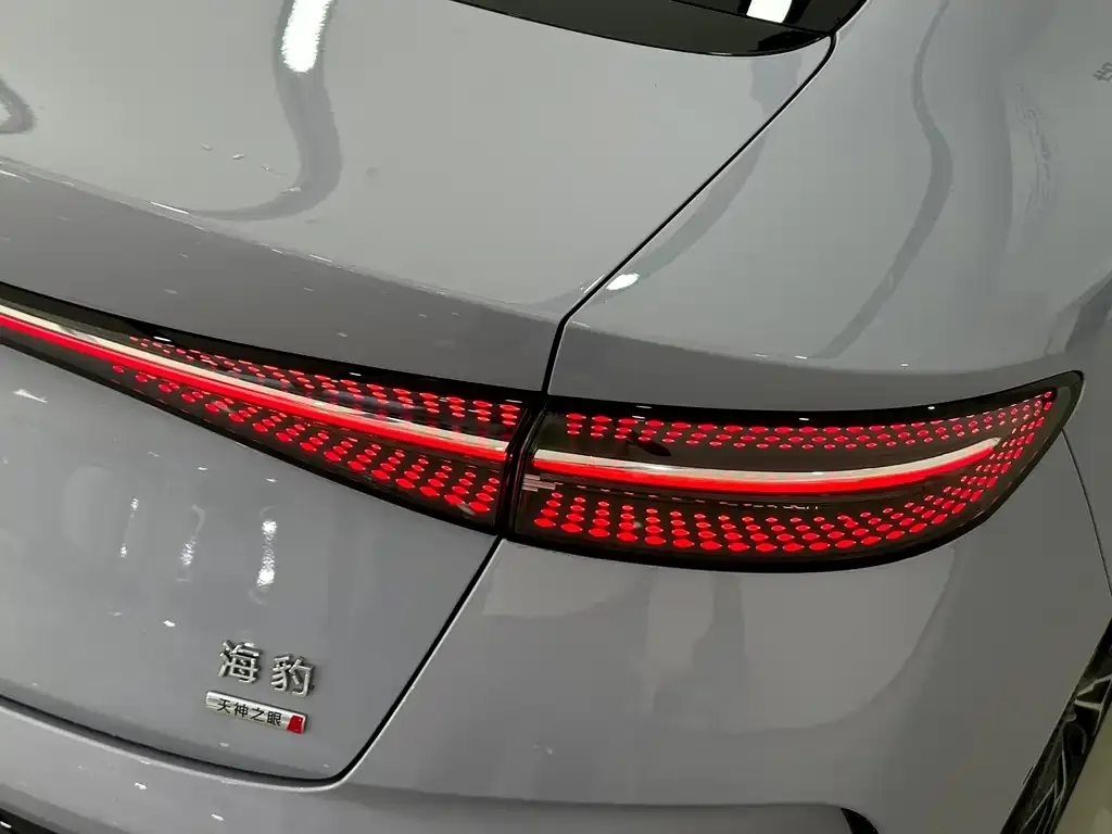 BYD Seal — фото 8