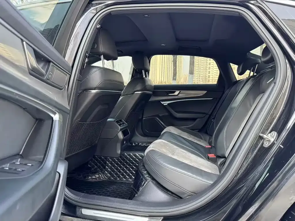 Audi A6L 2021 из CN, фото 6