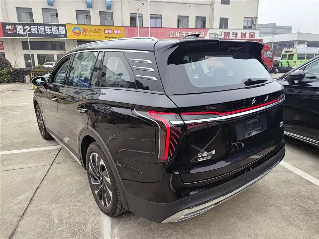 Hongqi HS7 PHEV — фото 6