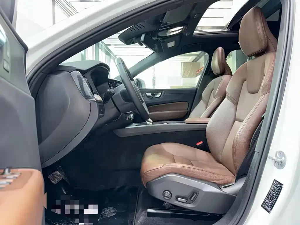 Volvo XC60 2022 из CN, фото 7