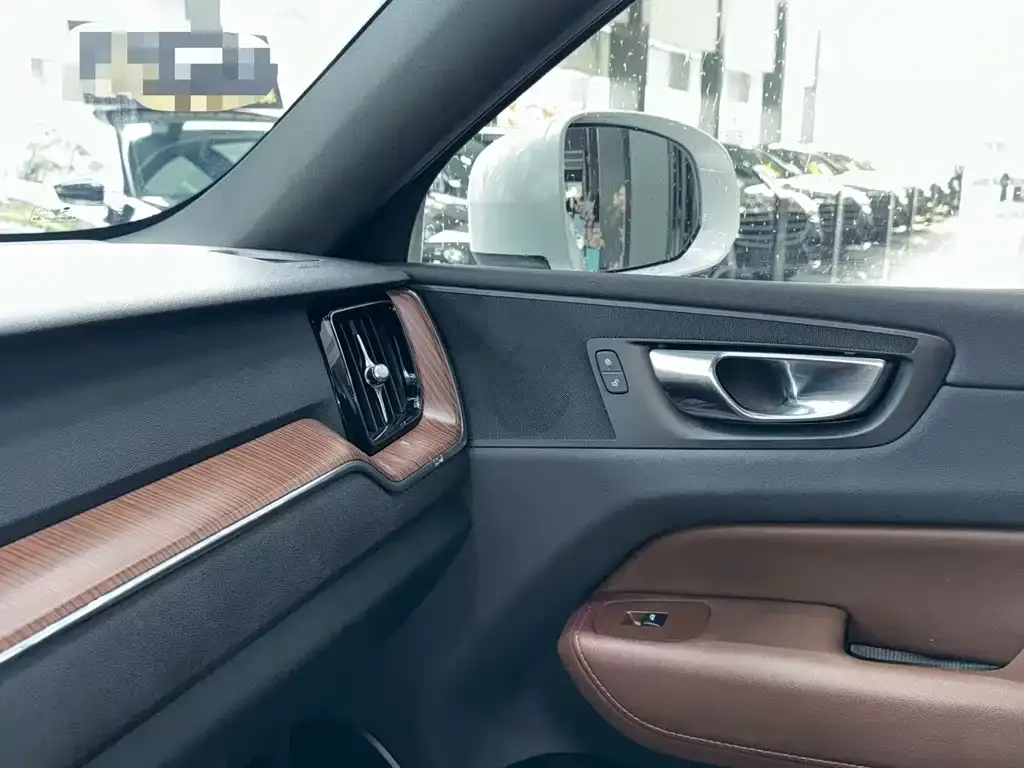 Volvo XC60 2022 из CN, фото 4