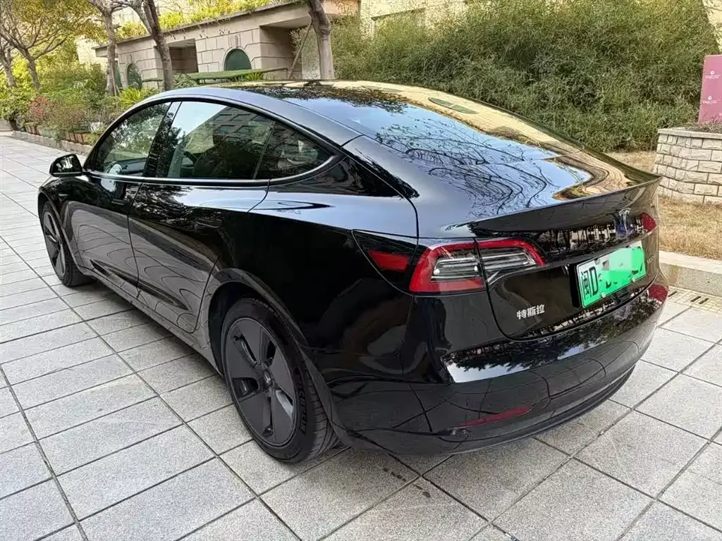 Tesla Model 3 — фото 4