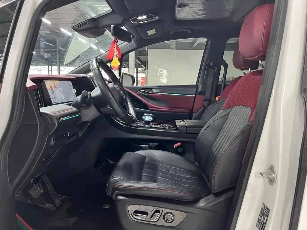 GAC Motor Trumpchi M8 — фото 9