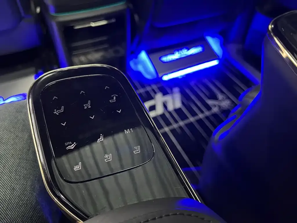 GAC Motor Trumpchi M8 — фото 10
