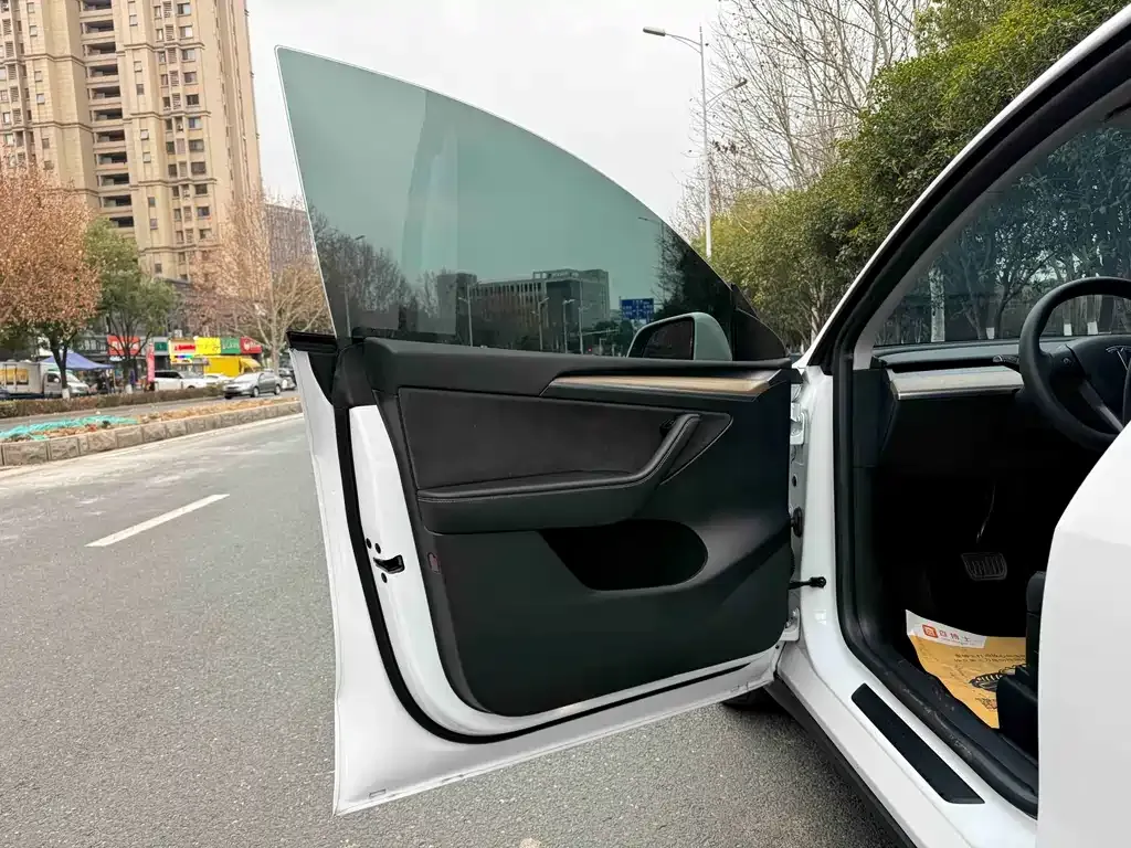 Tesla Model Y 2023 из CN, фото 5