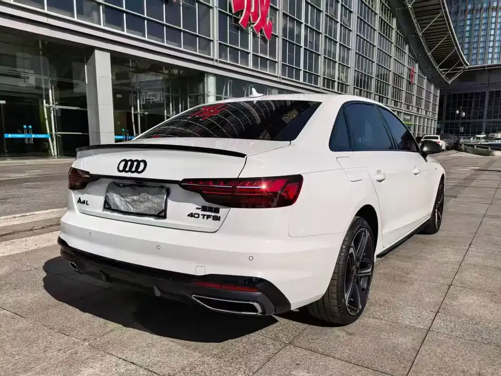 Audi A4L — фото 5