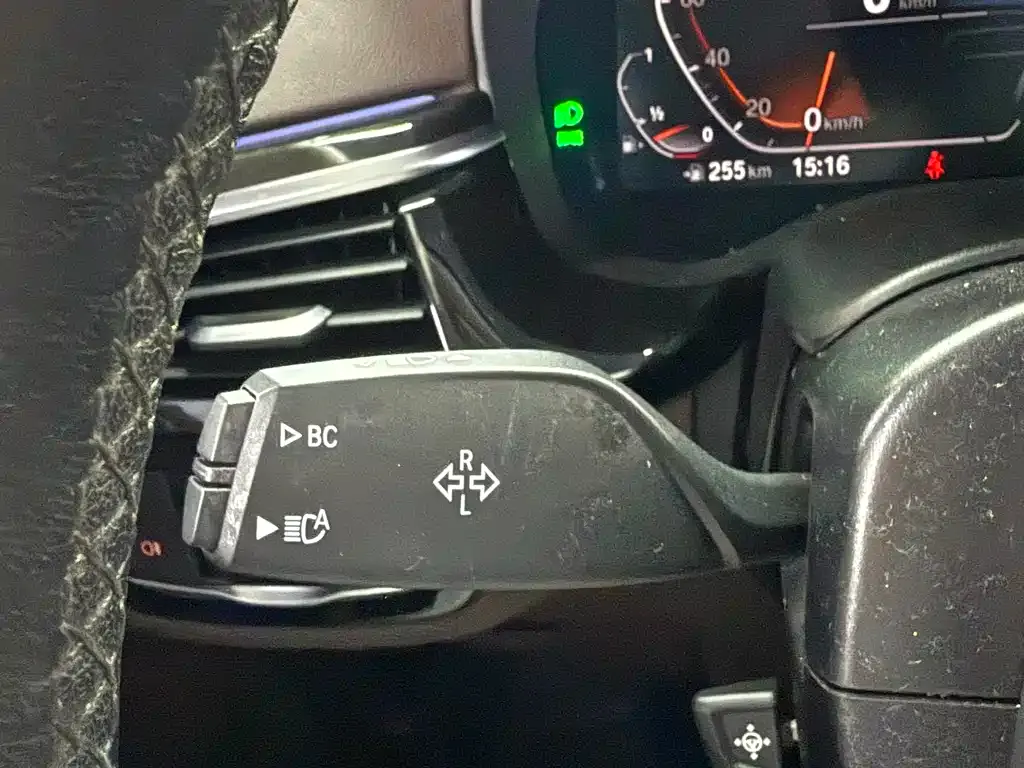 BMW 5 Series — фото 10