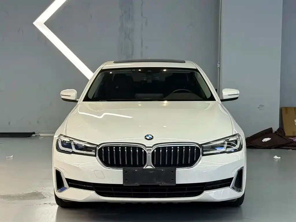 BMW 5 Series — фото 4