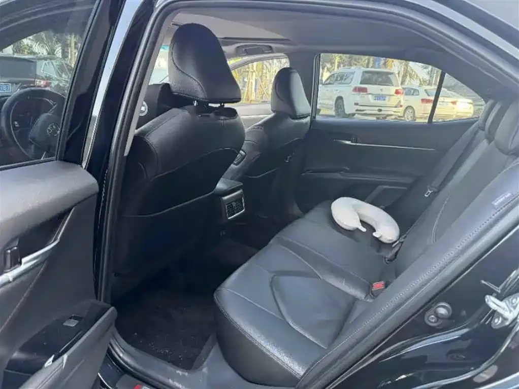 Toyota Camry 2022 из CN, фото 2