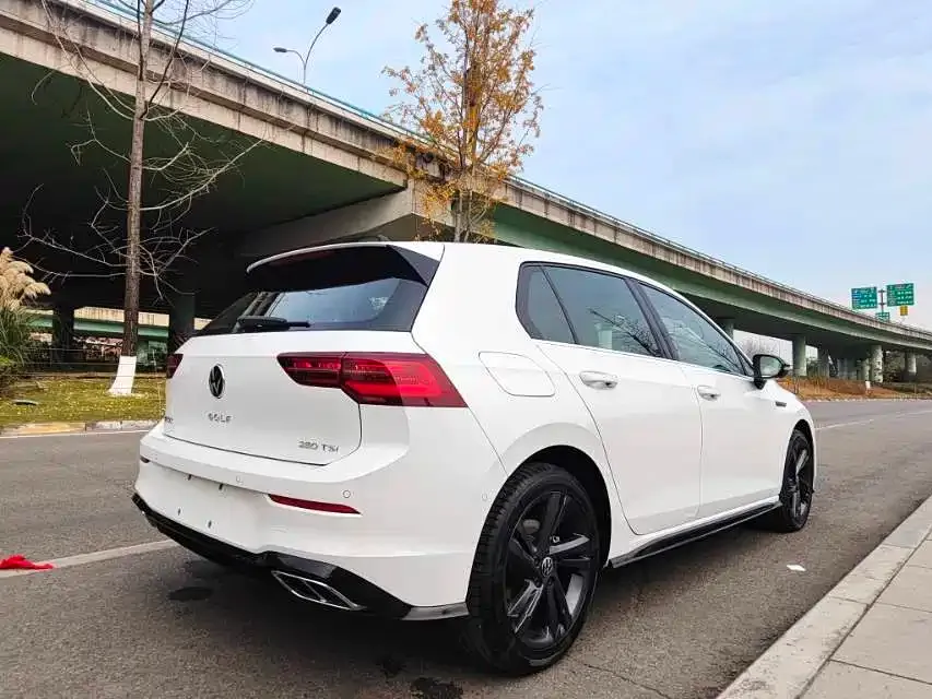 Volkswagen Golf 2024 из CN, фото 8