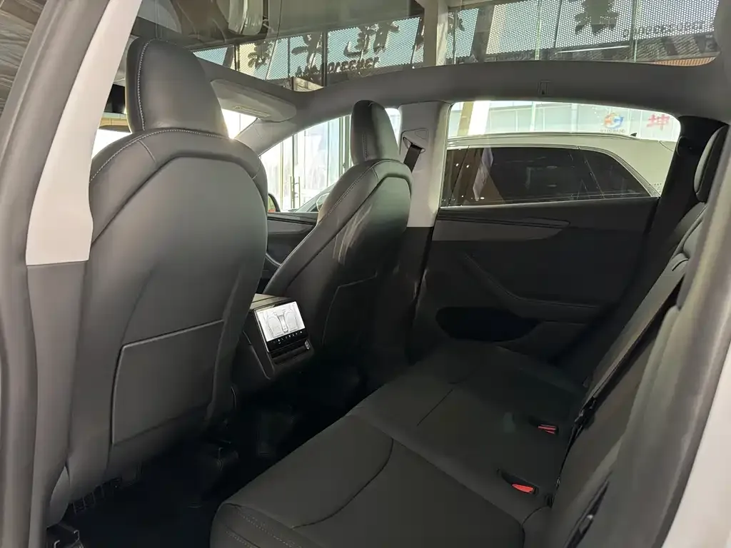 Tesla Model Y 2025 из CN, фото 3