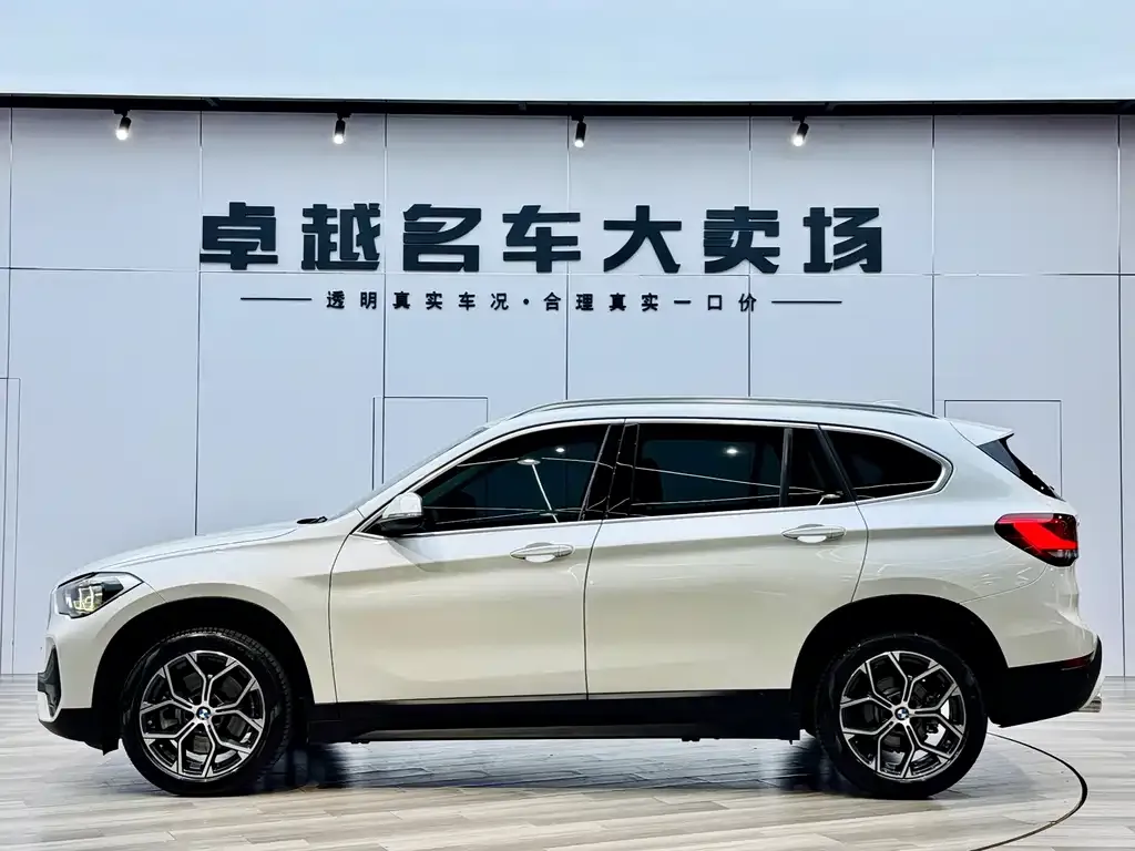 BMW X1 — фото 8
