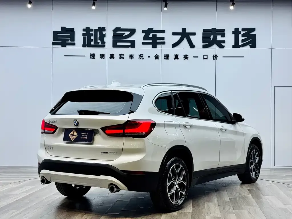 BMW X1 — фото 5