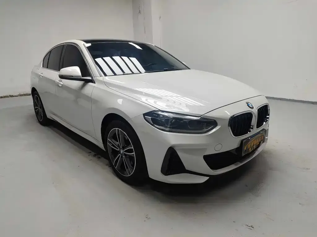 BMW 1 Series 2021 из CN, фото 1