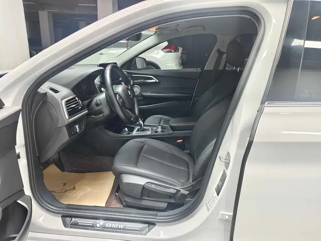 BMW 1 Series 2021 из CN, фото 10