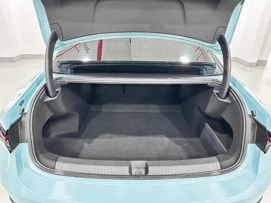 Volkswagen Passat 2024 из CN, фото 8