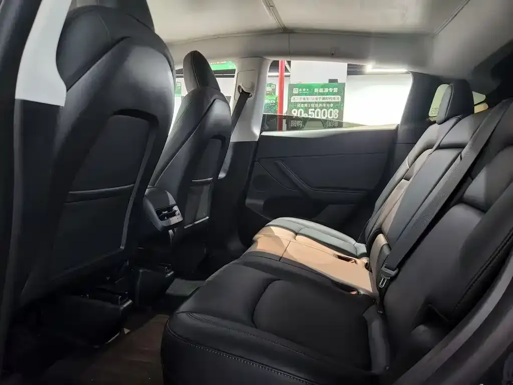 Tesla Model Y 2024 из CN, фото 2