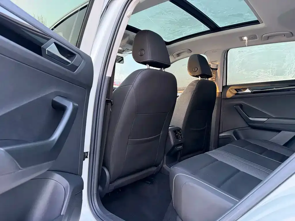 Volkswagen T-Roc 2022 из CN, фото 2