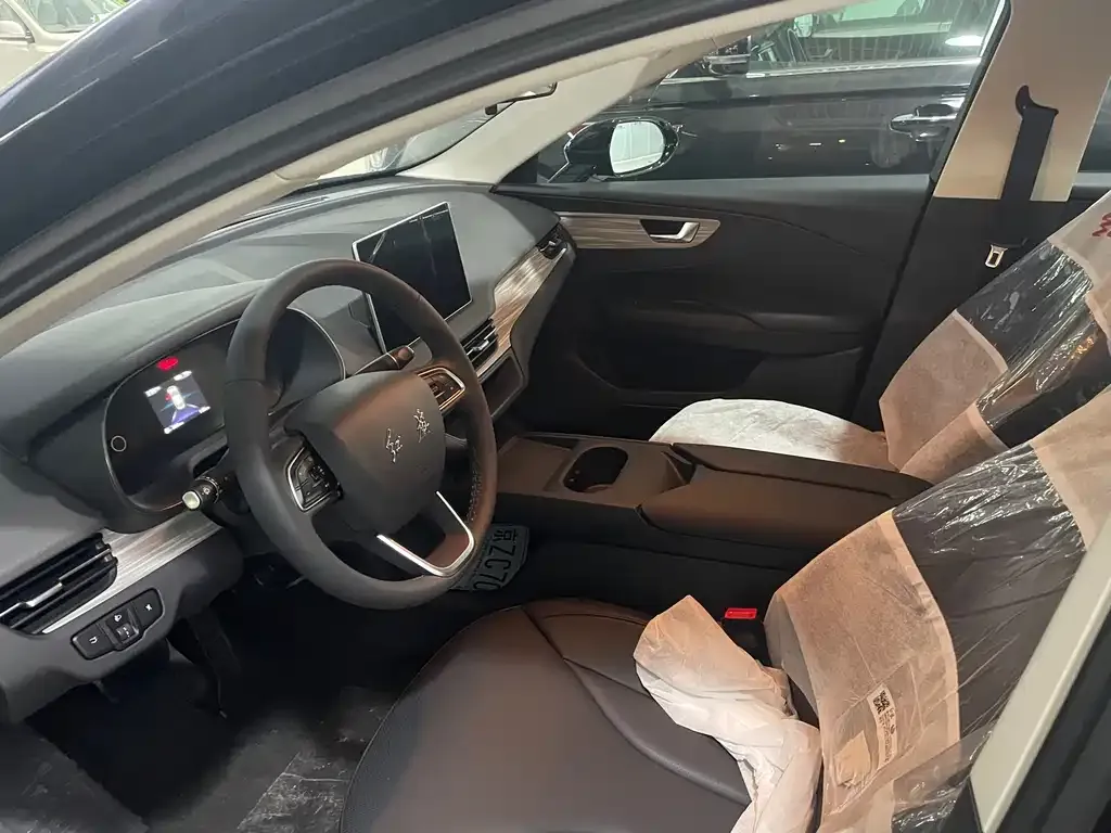 Hongqi E-QM5 2025 из CN, фото 6