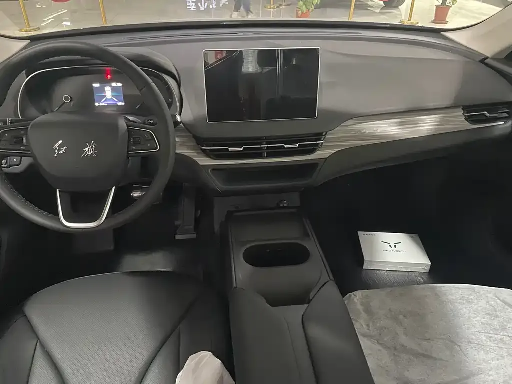 Hongqi E-QM5 2025 из CN, фото 9