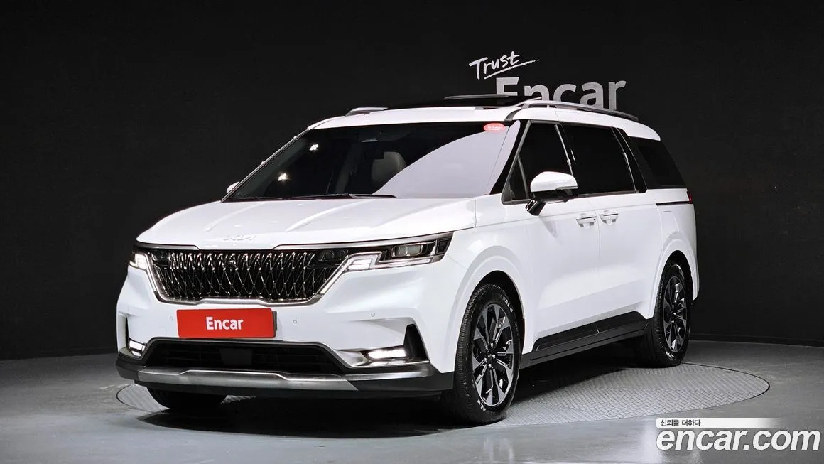 Kia Carnival — фото 1