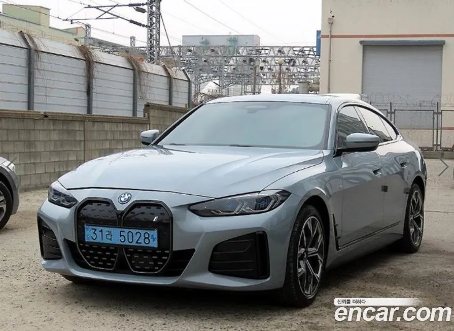 BMW i4 2022 из KR, фото 4