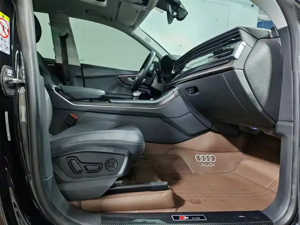 Audi Q8 2022 из CN, фото 5
