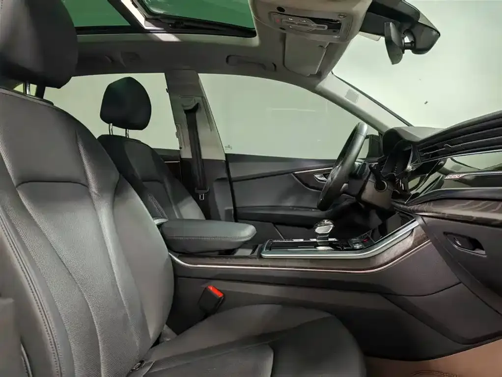 Audi Q8 2022 из CN, фото 10