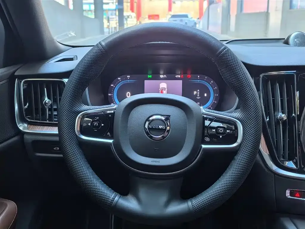 Volvo S60 2024 из CN, фото 6